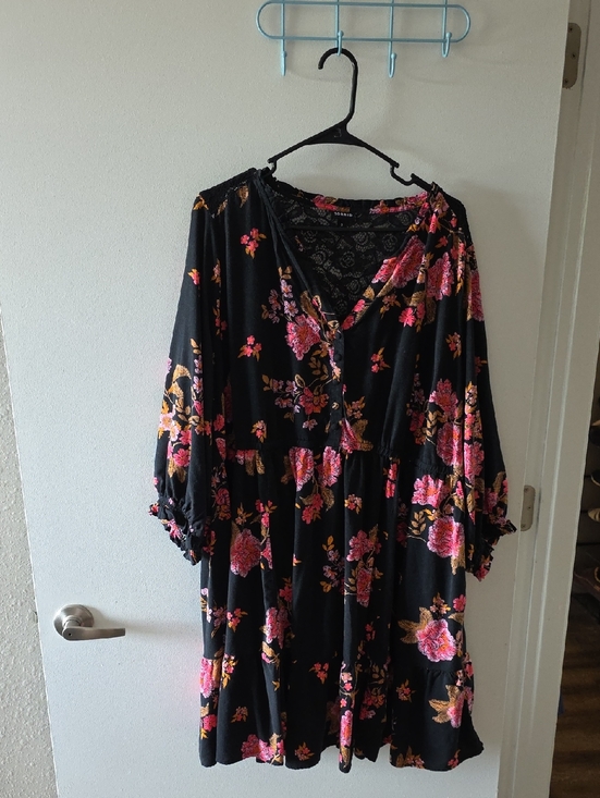 torrid Dresses & Skirts - Torrid Black Lace Dress with Pink & Gold Floral Trim
